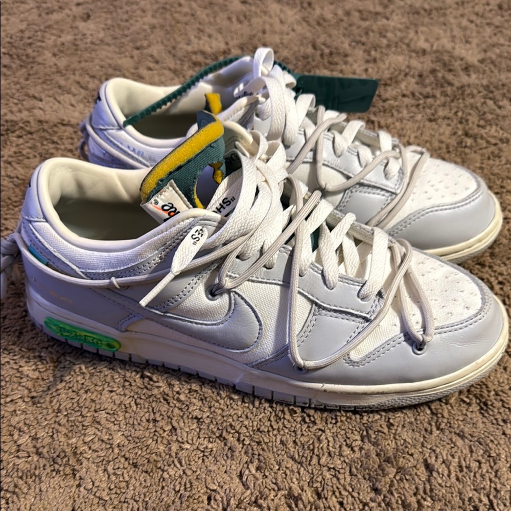 Nike White and Green Sneakers Classic Design